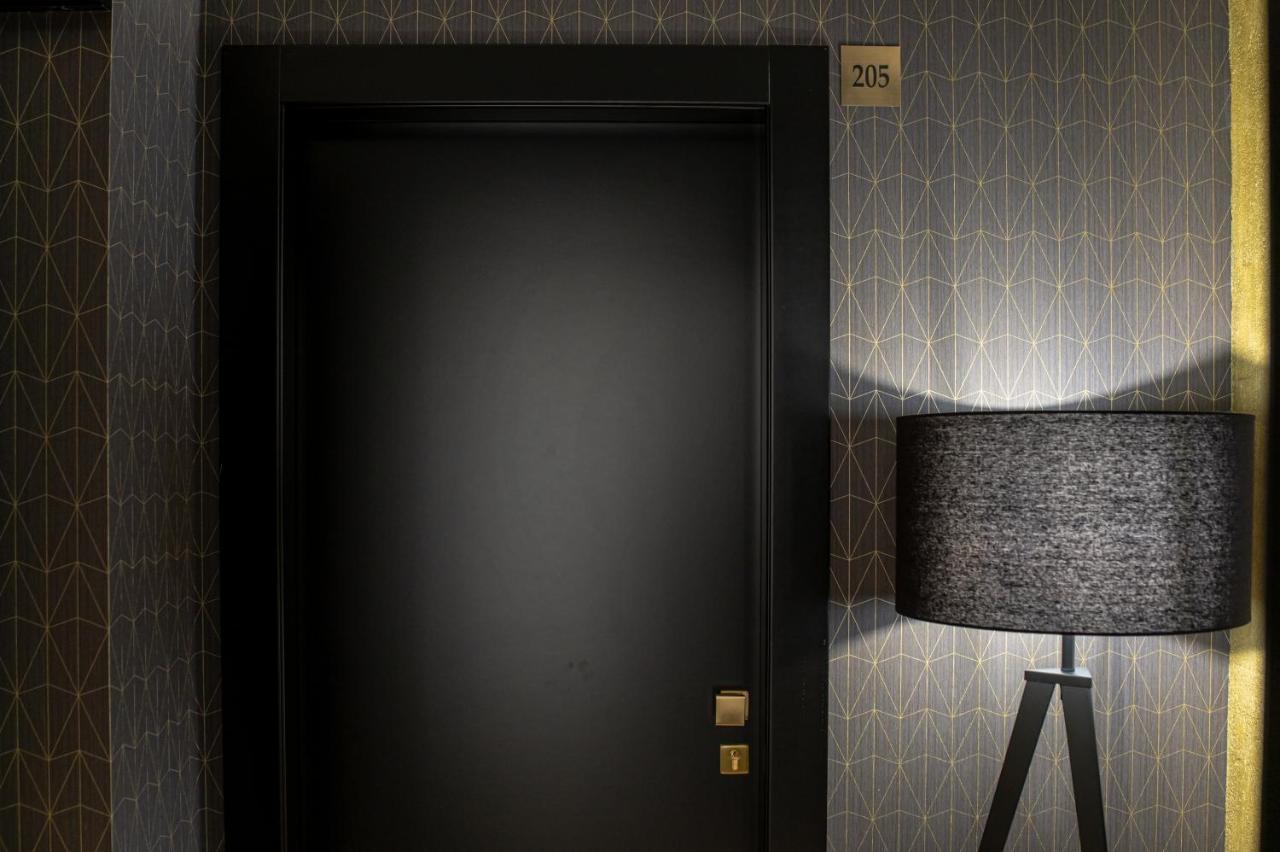 Plebiscito Boutique Rooms Naples Exterior photo
